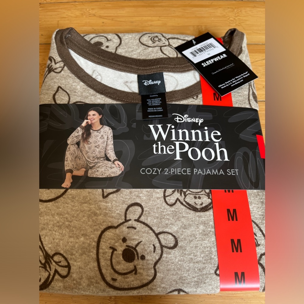 NWT Disney Winnie The Pooh Woman’s Pajama Set
